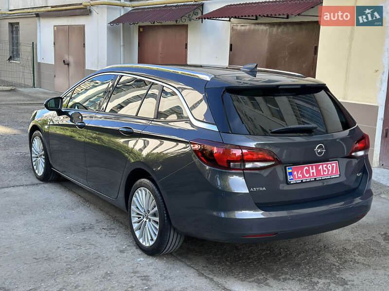Универсал Opel Astra 2016 в Ивано-Франковске