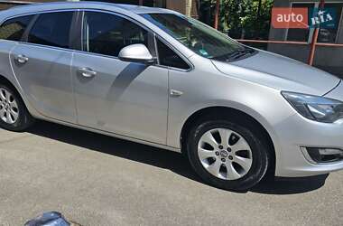 Универсал Opel Astra 2014 в 