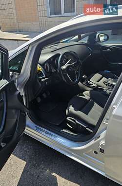 Универсал Opel Astra 2014 в 