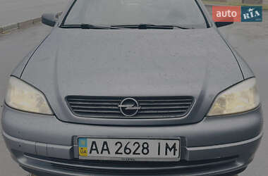 Седан Opel Astra 2006 в Киеве