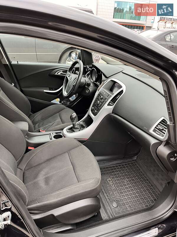 Хэтчбек Opel Astra 2009 в Чернигове