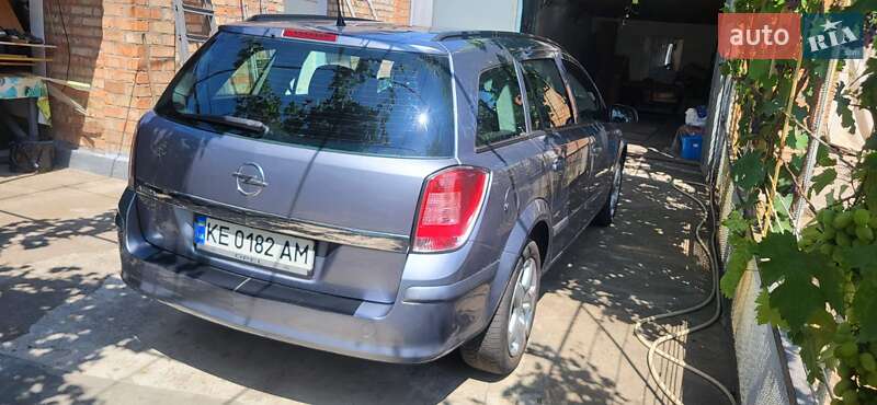 Универсал Opel Astra 2009 в Днепре
