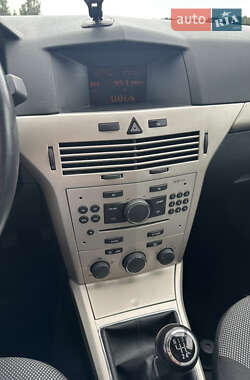 Универсал Opel Astra 2008 в 