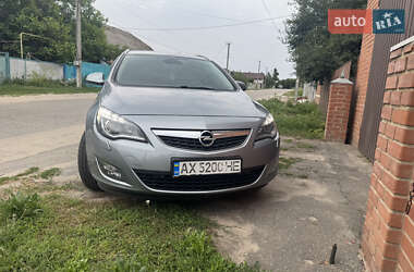 Универсал Opel Astra 2011 в 