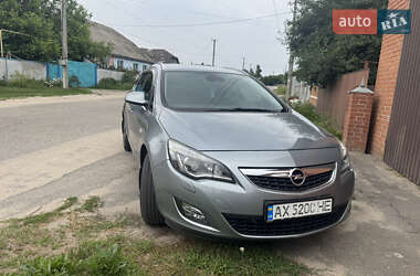 Универсал Opel Astra 2011 в 