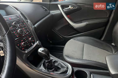 Универсал Opel Astra 2011 в 