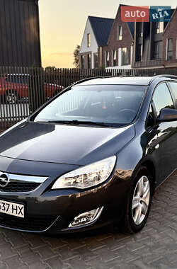 Універсал Opel Astra 2011 в Умані