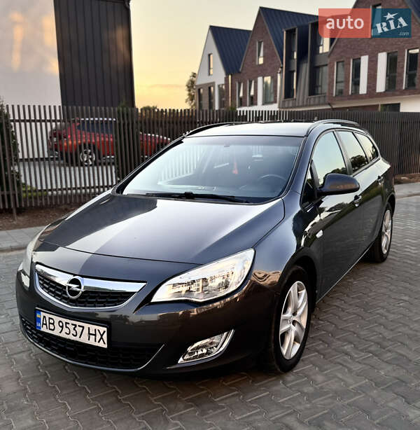 Opel Astra 2011