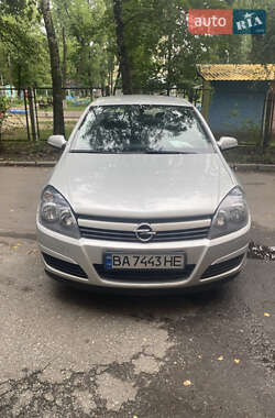 Хэтчбек Opel Astra 2005 в Киеве