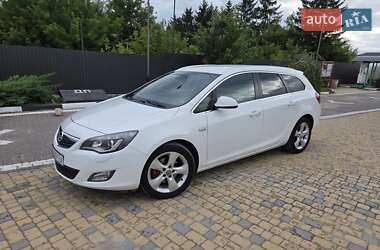 Универсал Opel Astra 2012 в Подволочиске