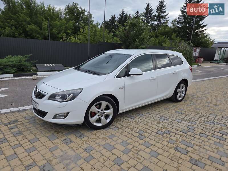 Opel Astra 2012