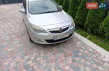 Универсал Opel Astra 2011 в 