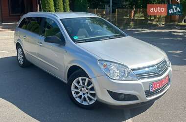 Универсал Opel Astra 2008 в Александрие