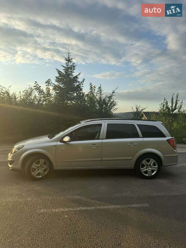 Универсал Opel Astra 2008 в Турке