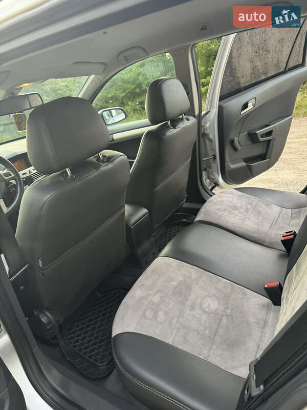 Универсал Opel Astra 2008 в Турке