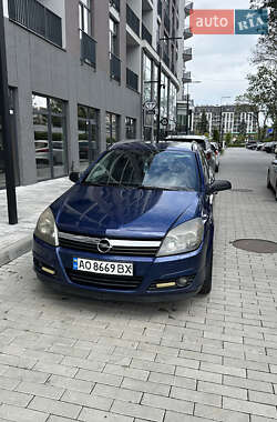 Универсал Opel Astra 2004 в Ужгороде