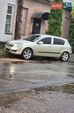 Хетчбек Opel Astra 2004 в Драбіву