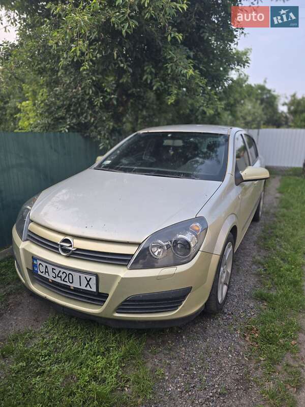 Хэтчбек Opel Astra 2004 в Золотоноше