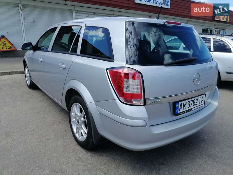 Универсал Opel Astra 2011 в Бердичеве фото 5 Универсал Opel Astra 2011 в Бердичеве