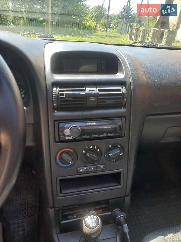 Седан Opel Astra 1999 в Тернополі