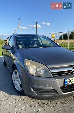 Хэтчбек Opel Astra 2004 в Радехове