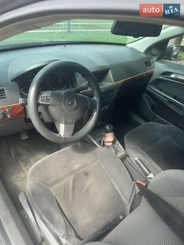 Хэтчбек Opel Astra 2004 в Львове