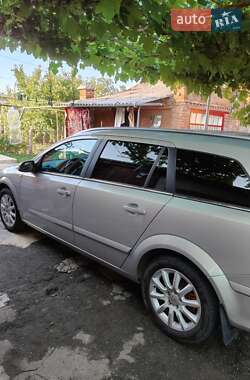 Универсал Opel Astra 2006 в Первомайске