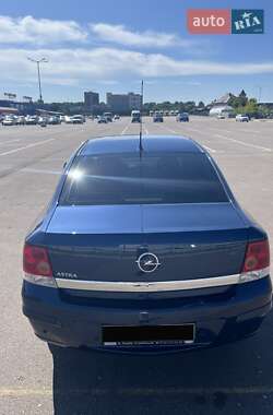 Седан Opel Astra 2012 в 
