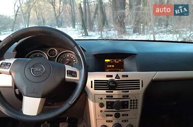 Универсал Opel Astra 2007 в 