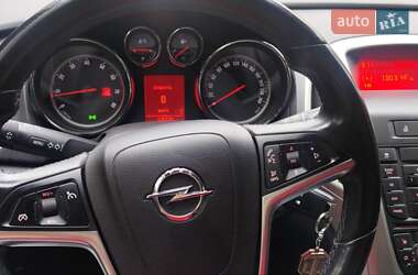 Хетчбек Opel Astra 2010 в 