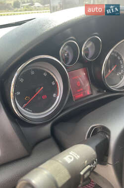 Хэтчбек Opel Astra 2010 в 