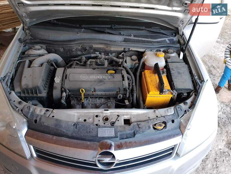 Универсал Opel Astra 2009 в Золочеве