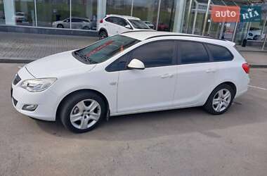 Универсал Opel Astra 2011 в Хмельницком