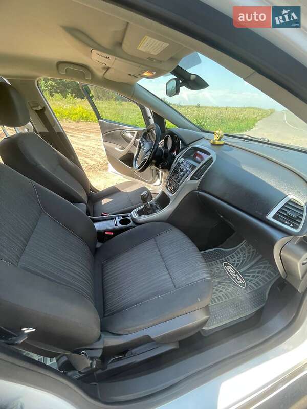 Универсал Opel Astra 2011 в Подрясном фото 21 Универсал Opel Astra 2011 в Подрясном