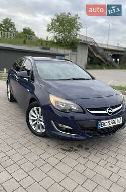 Універсал Opel Astra 2013 в Дрогобичі