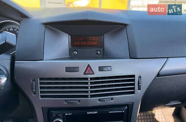 Универсал Opel Astra 2006 в 