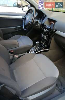 Универсал Opel Astra 2010 в 