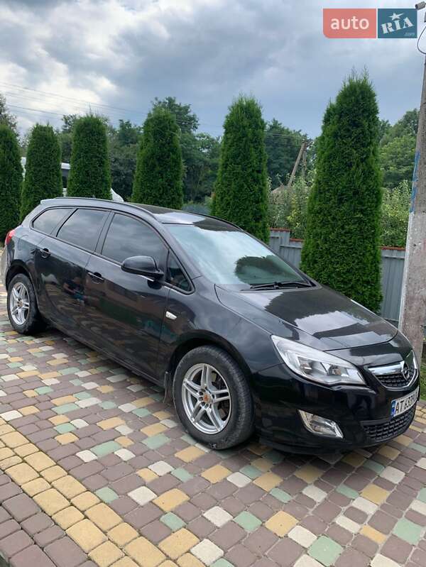Opel Astra 2011