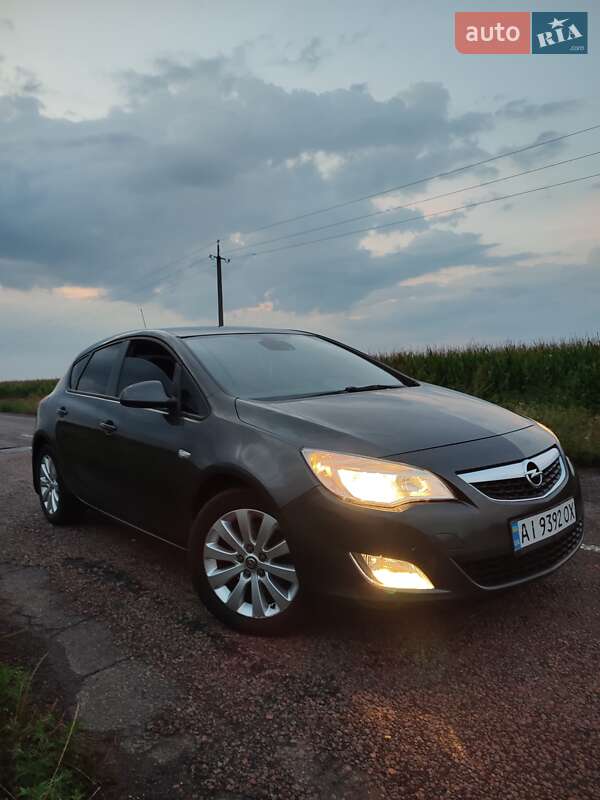 Хэтчбек Opel Astra 2010 в Харькове