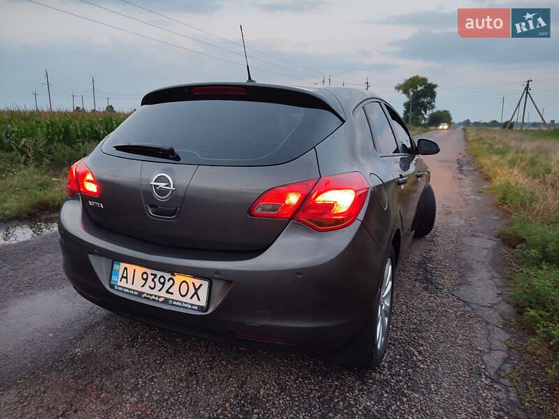 Хэтчбек Opel Astra 2010 в Харькове