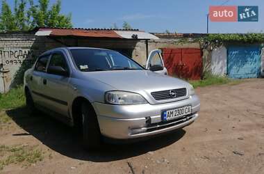 Седан Opel Astra 2005 в Коростене