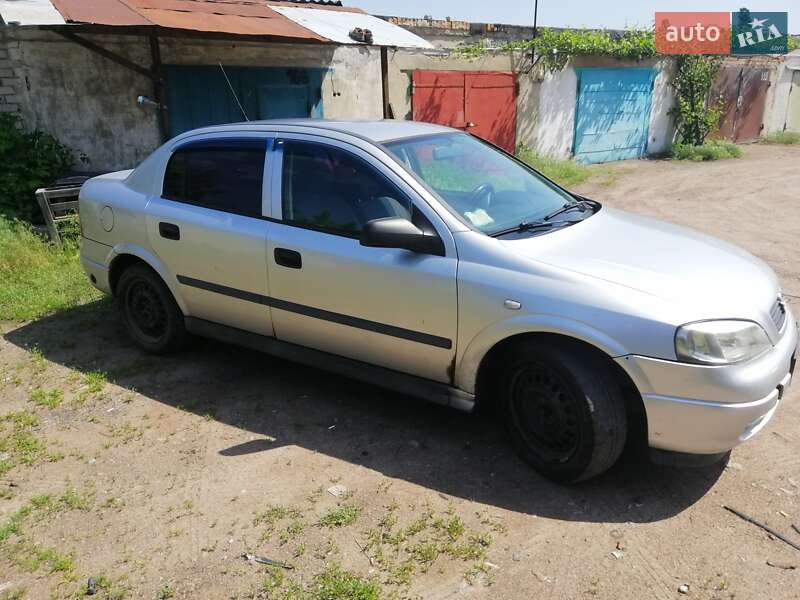 Седан Opel Astra 2005 в Коростене