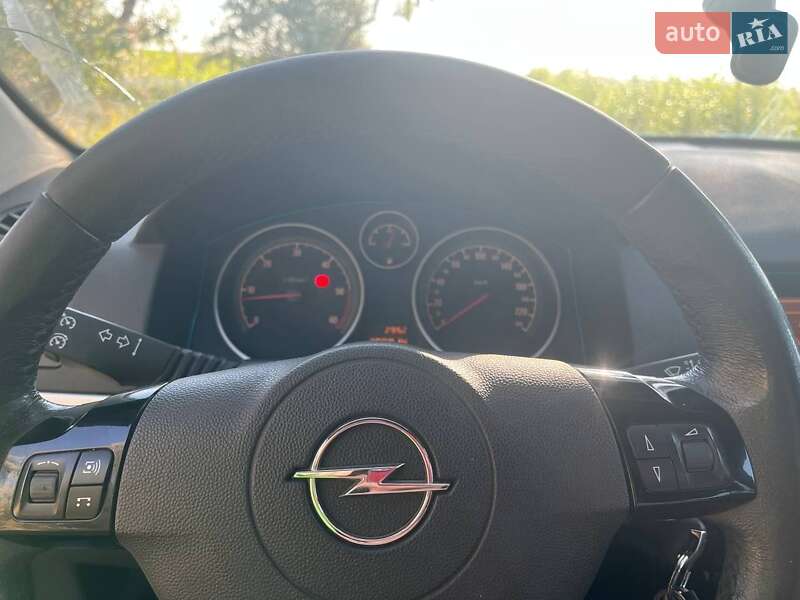 Универсал Opel Astra 2010 в Николаеве