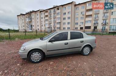 Седан Opel Astra 2008 в Жовкві
