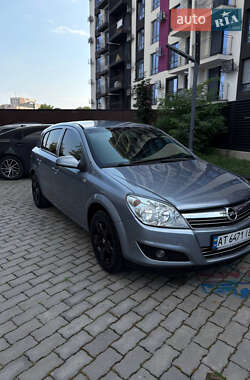 Хэтчбек Opel Astra 2008 в Ивано-Франковске