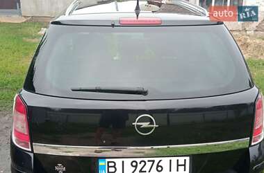 Универсал Opel Astra 2006 в Карловке