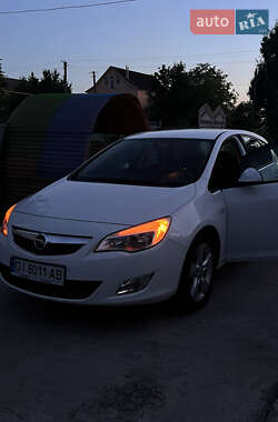 Хэтчбек Opel Astra 2013 в Каменец-Подольском