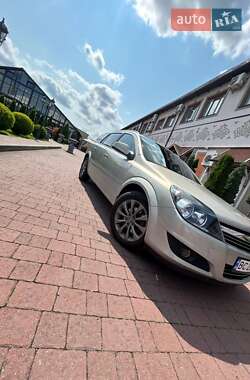 Универсал Opel Astra 2010 в 