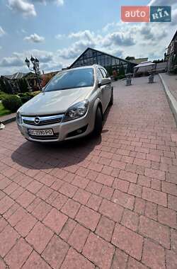 Универсал Opel Astra 2010 в 