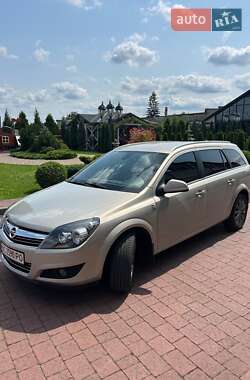 Универсал Opel Astra 2010 в 